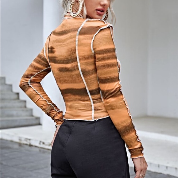 Contrast stitching top - Picture 2 of 5